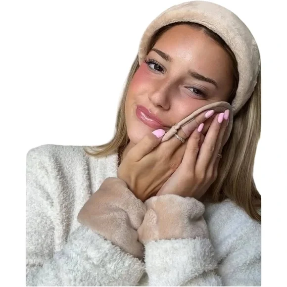 NWT The Original MakeUp Eraser Drip Eraser 3 Piece Spa Set in Sweet Cream SEALED - Picture 5 of 14